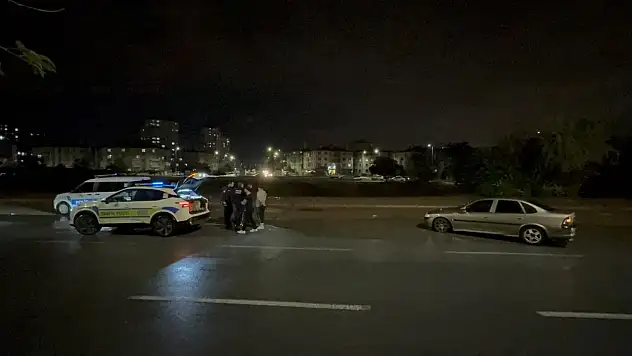 Otomobil 16 yaşındaki yayaya çarptı!