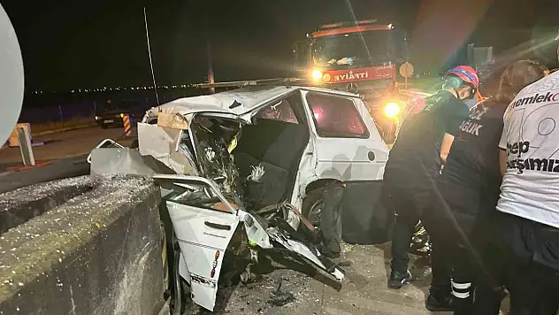 Otomobil beton bariyerlere çarptı: Feci kazada bir kişi yaşamını yitirdi!