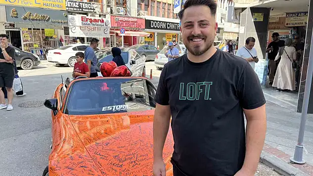 Otomobili görenler bakın ne yapıyor?