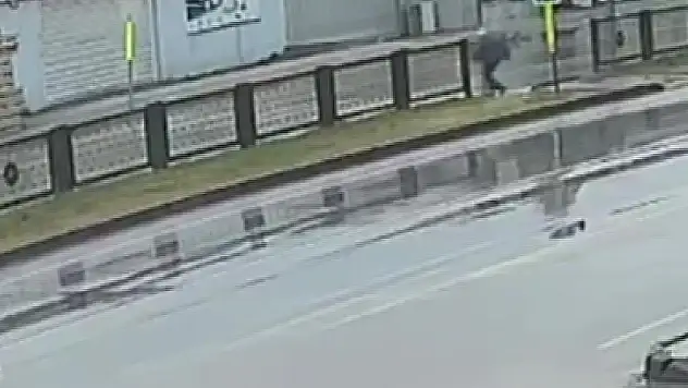 Yaya geçidinden geçerken araba çarpmıştı, hayatını kaybetti!