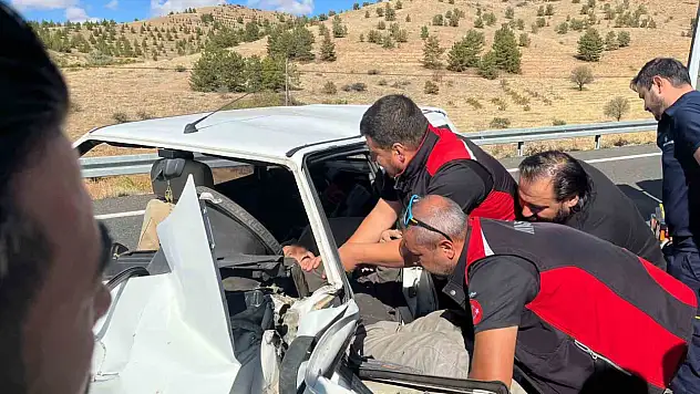 Nevşehir'de trafik kazası: Sürücü araçta sıkıştı