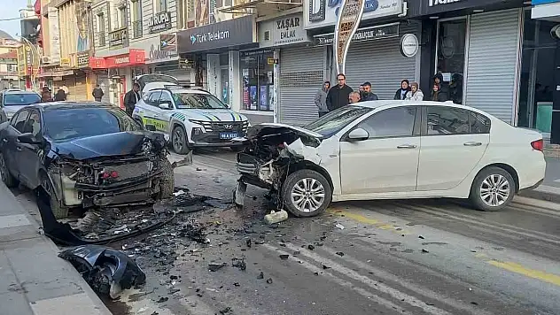 Yozgatta otomobiller çarpıştı, 1 yaralı