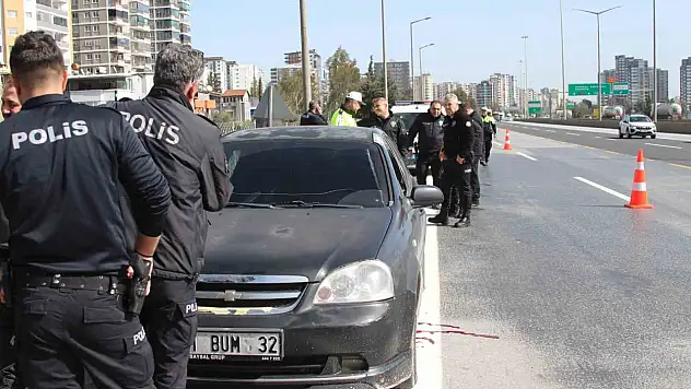 Otoyolda araç içinde sır ölüm