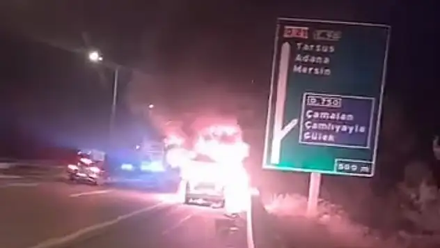 Seyir halinde yanan otomobil kullanılamaz hale geldi