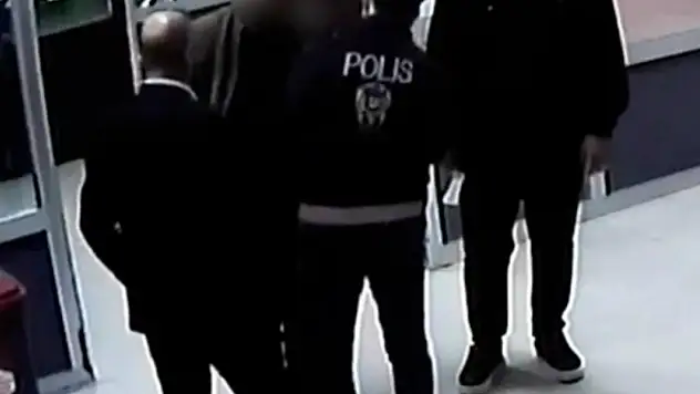 Özel düzenekle ehliyet sınavıra girmeye hazırlanıyordu ancak...