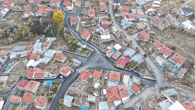 Özvatan Küpeli Mahallesi'ne 5 kilometrelik sıcak asfalt serimi tamamlandı