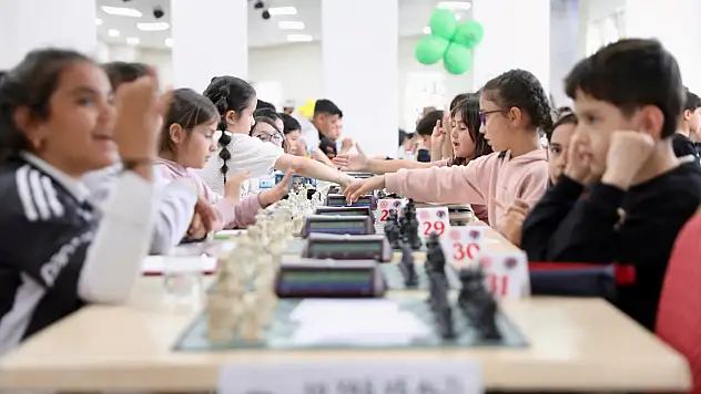 Parlak zihinler 23 Nisan Satranç Turnuvası'nda buluştu!