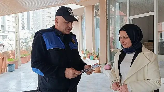 Polis ekiplerinden siber suçlar ve şiddete karşı bilgilendirme