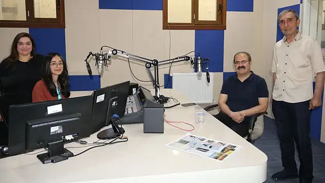 Radyo Kampüs'te akademik birimler tanıtıldı