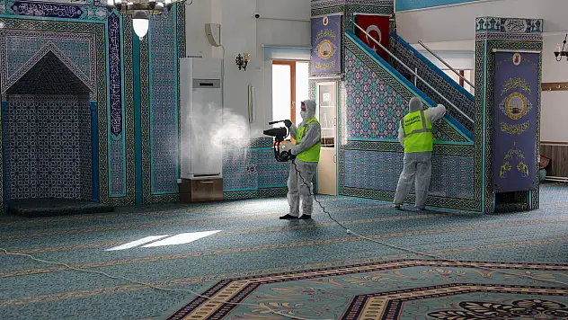 Ramazan öncesi camilere nefes