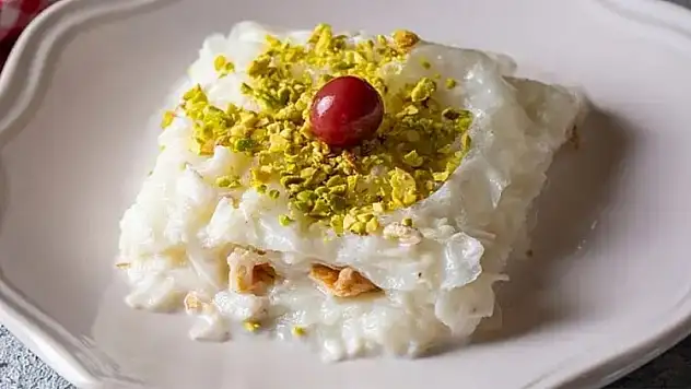 Ramazan sofralarının vazgeçilmezi! Tam kıvamında güllaç tarifi