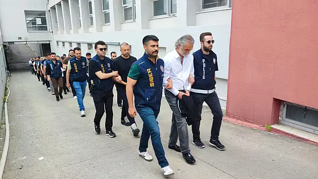 Rasim Ozan Kütahyalı'nın da bulunduğu 135 kişi tutuklandı!