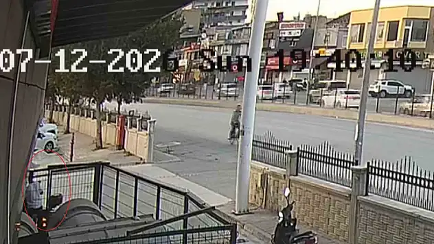 Refakatçi gibi geldi, motosiklet çaldı!