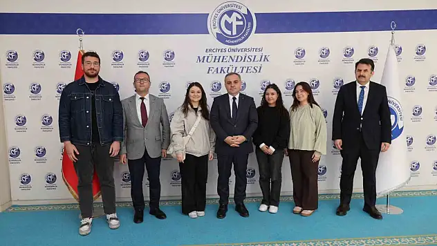 Erciyes Üniversitesi'nde rektörden öğrenci kulübüne ziyaret