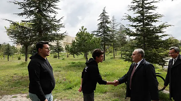 Rektör Altun öğrencilerle bir araya geldi