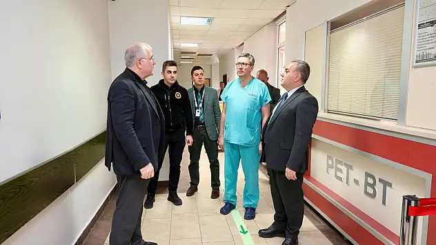 Rektör Prof. Dr. Altun, PET - BT Ünitesinde gerçekleşen yenilik çalışmalarını inceledi