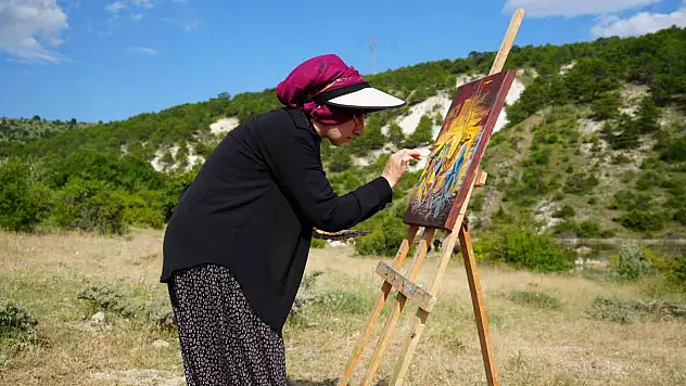 Haydi Kızlar Okula kampanyasıyla keşfedilen ressam bugüne kadar 11 sergi açtı