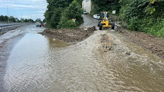 Rize'de şiddetli yağışlar hayatı olumsuz etkiledi