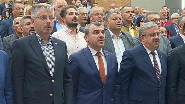 AK Parti Kayseri'de moral zirvesi: Çopuroğlu'ndan 'birlik' çağrısı!