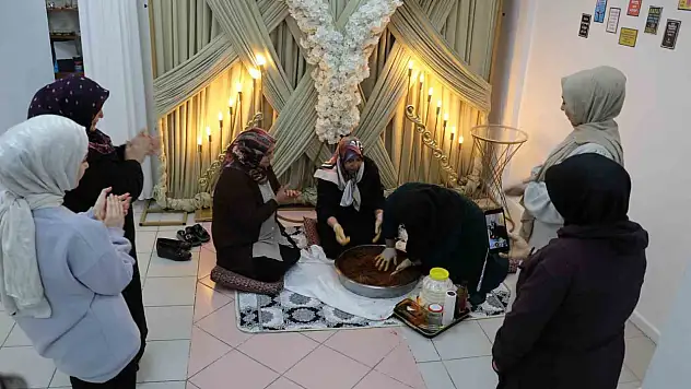 Sivas'ta kadınlara özel kafede anneler gününde doyasıya eğlendiler