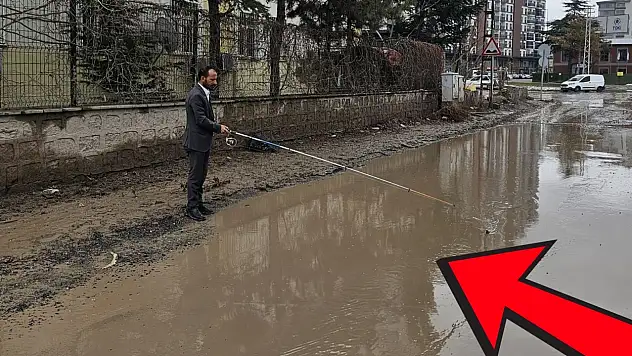 Sahabiye'de ilginç olay: Su birikintisine olta attı!