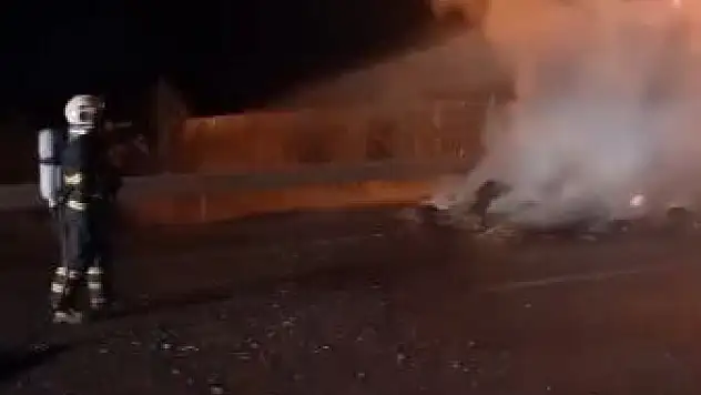 Saman yüklü tır alev alev yandı