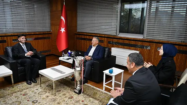 Şampiyon Kayseri GESK'ten Başkan Büyükkılıç'a anlamlı ziyaret