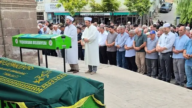Samsun'daki tekne faciasında hayatını kaybeden 3 kişi Kayseri'de toprağa verildi