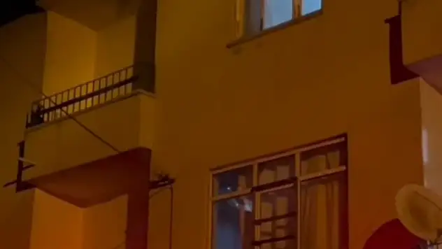 Şans eseri kimse yaralanmadı - Kayseri'de bir ev kurşunlandı!