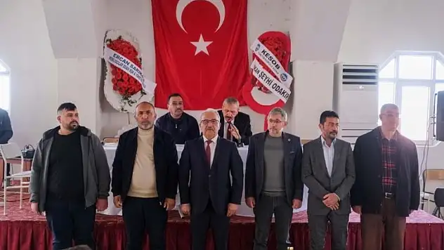 Sarıoğlan Esnaf Odası'nda Mehmet Ardıç güven tazeledi