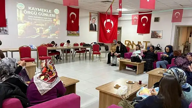 Sarıoğlanlı kadınlar rengarenk iplerle hünerlerini sergiledi!