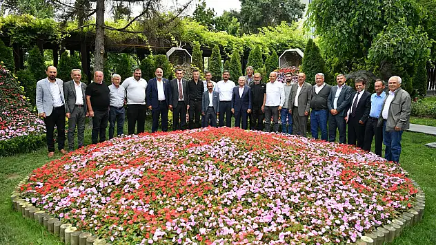 Sarız mahalle muhtarları Kayseri Büyükşehir'de Büyükkılıç ile bir araya geldi