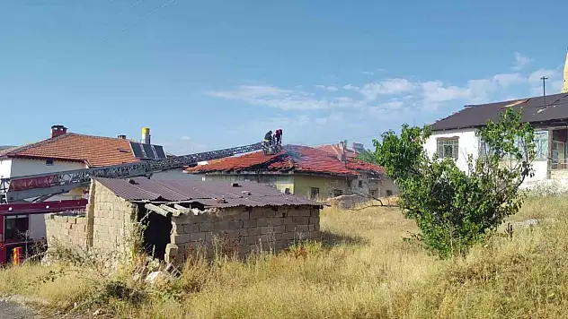 Şarkışla'da müstakil evde çıkan yangında 1 kişi etkilendi