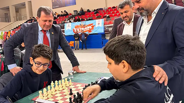 Satranç ustalarından kıyasıya rekabet: Müsabakalar başladı!