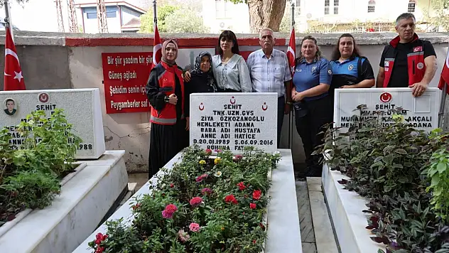 Şehit Ziya Özkozanoğlu kabri başında dualarla anıldı