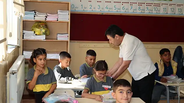 Selahattin Metin'den Bünyanlı öğrencilere eğitim desteği