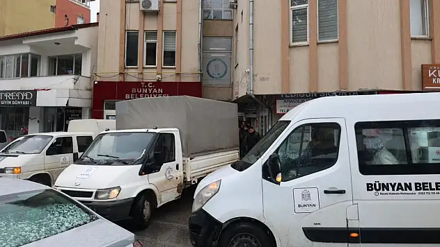 Selahattin Metin, koli koli ramazan paketi dağıtımına başladı!