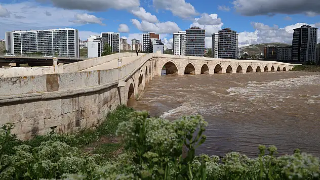 Selçuklu köprüsü 8 asırdır dimdik ayakta duruyor