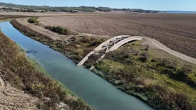 Seyhan Baraj Gölü kurudu, Alman Köprüsü ortaya çıktı