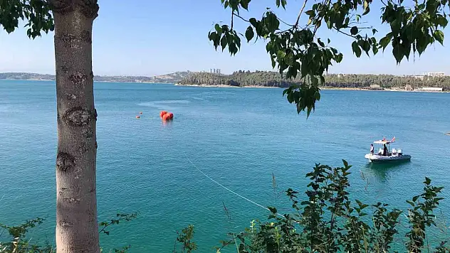Göle düşen yangın söndürme uçağının enkazı çıkartıldı