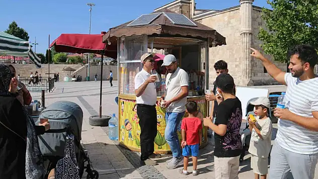 Güneş enerjisi ile bakın nereyi aydınlatıyor?