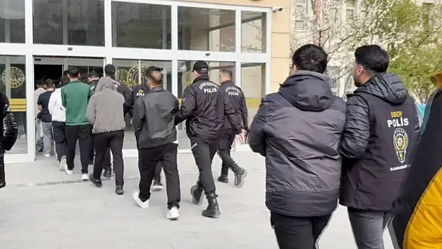 Siber dolandırıcılık operasyonunda 15 kişi tutuklandı!