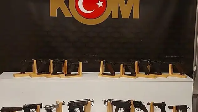 Kayseri'de silah ticareti operasyonu: UZİ'ler de ele geçti