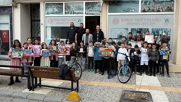 Simav Diyanet'ten öğrencilere hediye sürprizi