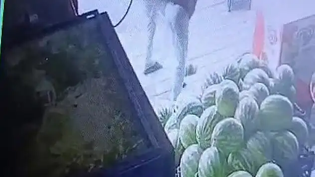 Adana'da market çalışanına şiddet!