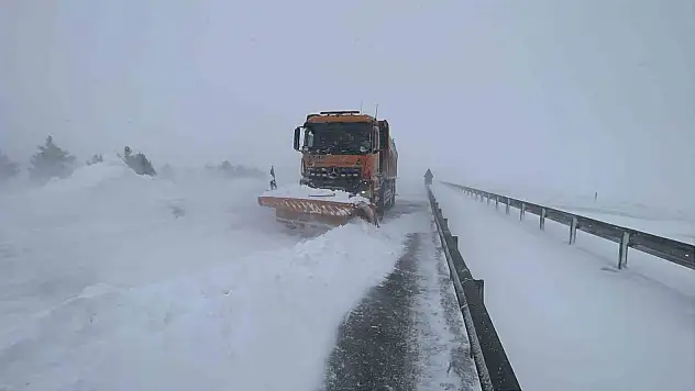 Sivas'ın dışarı ile ulaşımı kesildi