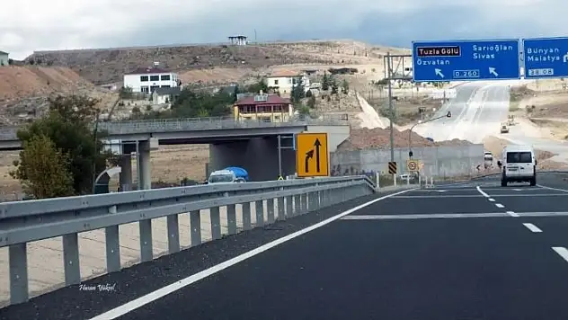 Sivas-Kayseri yolundaki kavşak çalışmasına vatandaşlardan tepki!