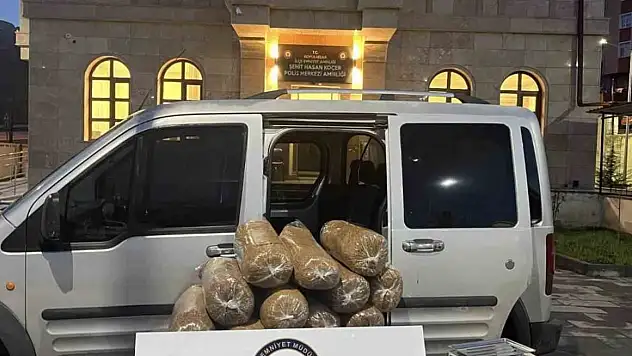 Sivas'ta 186 kilo kaçak tütün ele geçirildi