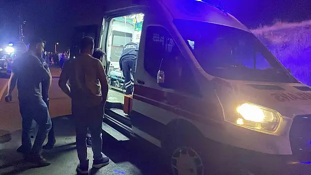 İki araç çarpıştı, 6 kişi hastaneye kaldırıldı