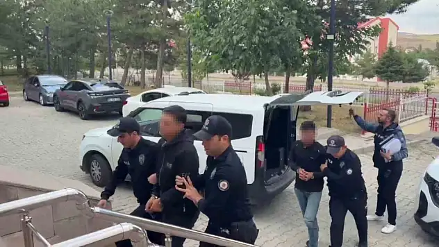 Sivas'ta 3 saatte 11 iş yerini soydular!